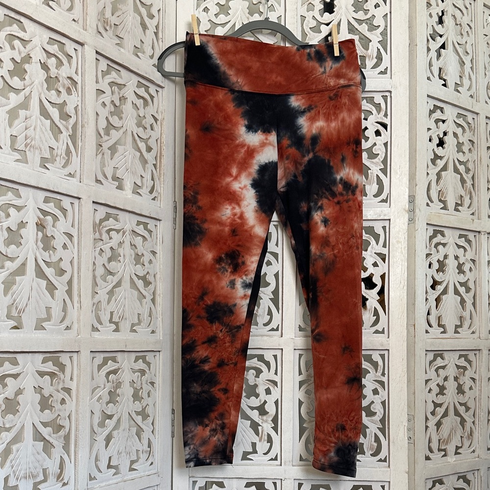Tie-Dye Rust & Black Women's Active Leggings